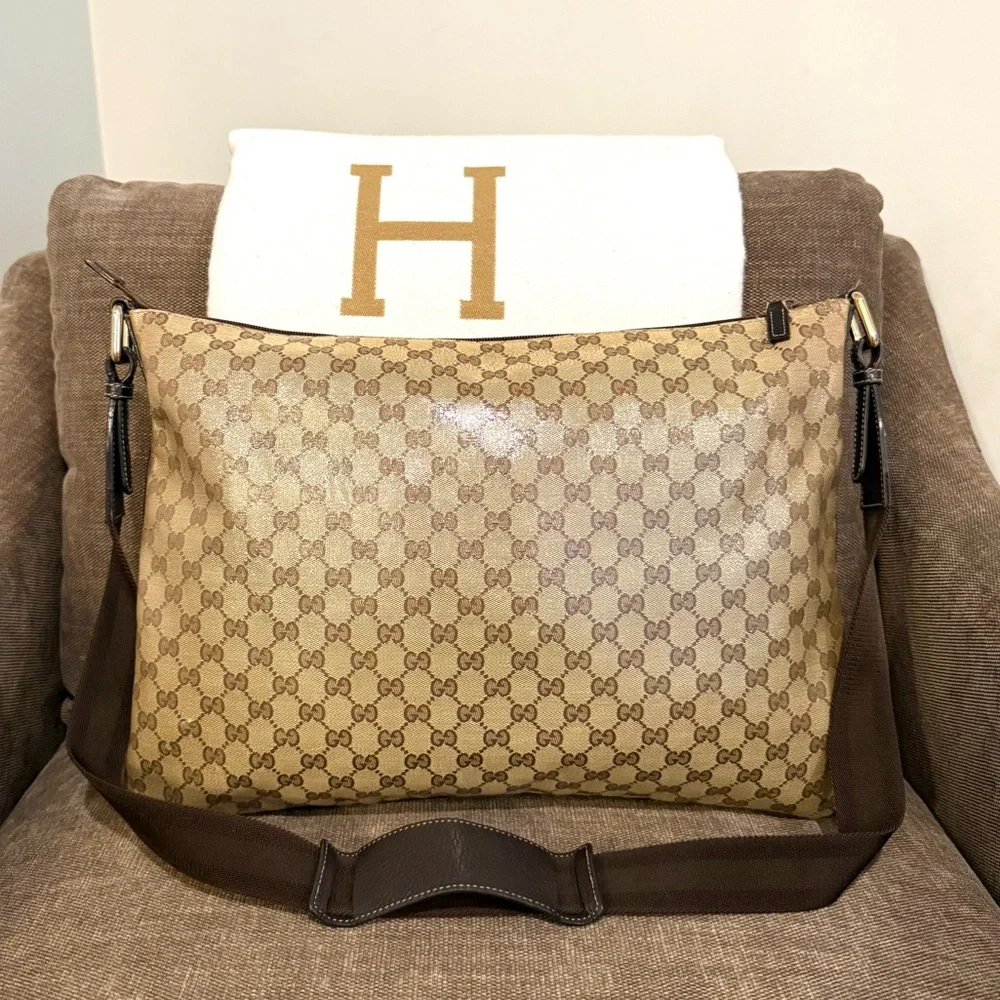 Authentic Gucci GG Crystal Messenger Bag brown monogram coated canvas unisex